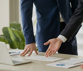 業績：業績至上，追求卓越